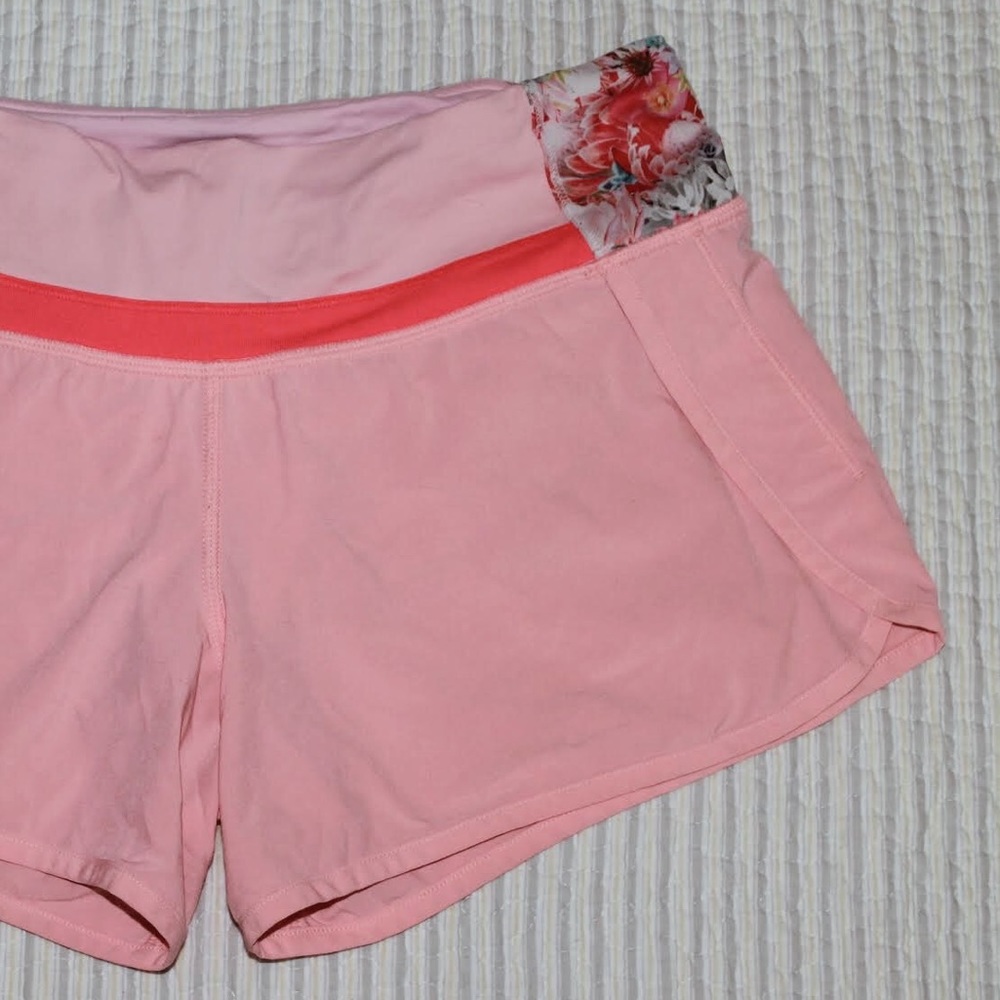 Lululemon Run Times Shorts - Flowabunga Floral